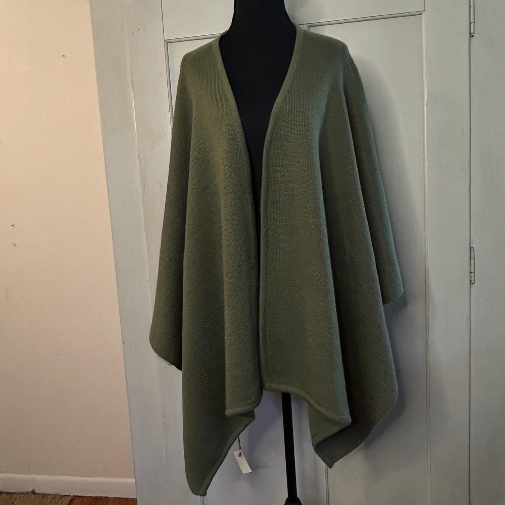 Peruvian Soul Alpaca Navy Knit Shawl Wrap Poncho Cape Ruana w/ Horn Toggle Pin - Picture 16 of 16